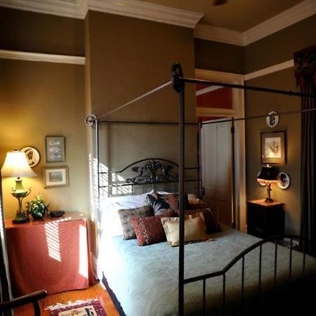Five Continents Bed And Breakfast Ню Орлиънс Стая снимка