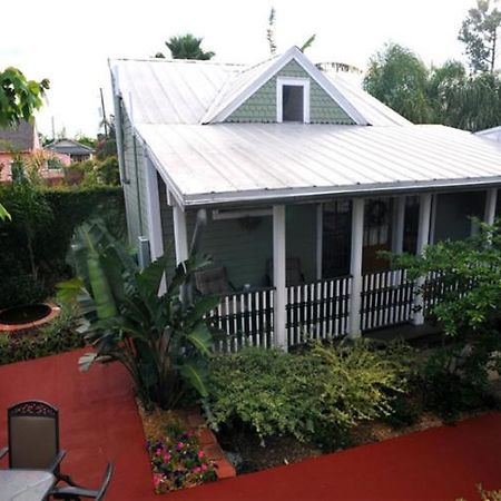 Five Continents Bed And Breakfast Ню Орлиънс Стая снимка